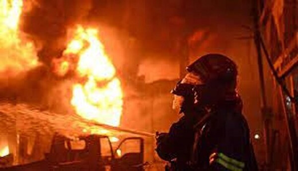 ببینید |  آتش‌سوزی انبار موادشیمایی در هامبورگ آلمان