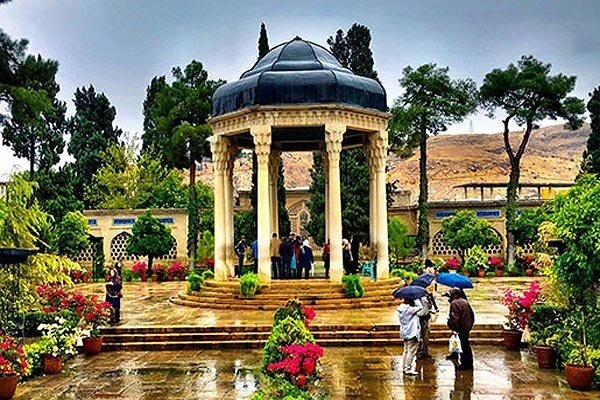 فال حافظ امروز : یک غزل ناب و یک تفسیر گویا (23 فروردین)