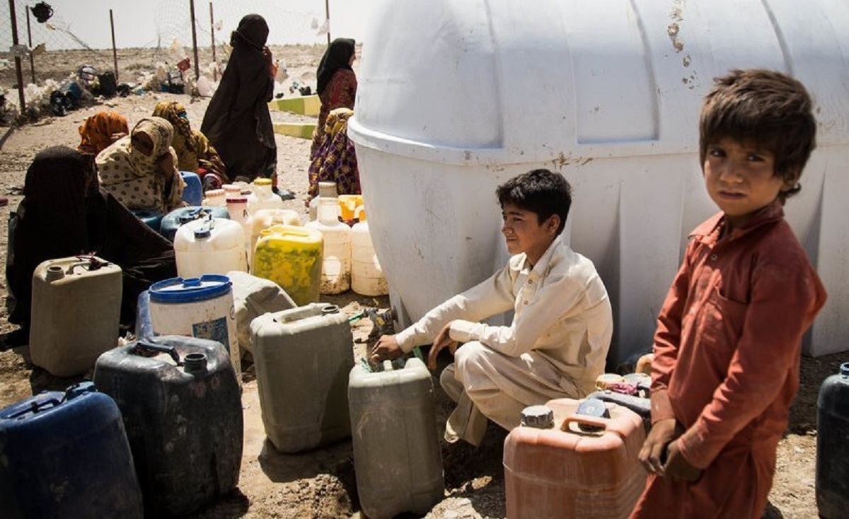 نماینده مجلس: استان سیستان و بلوچستان تنها با گذشت ۲۰ روز از سال جدید با تنش آبی مواجه شده/ اکنون ۷۰ درصد شهرستان خاش آب ندارد؛ آن ۳۰ درصد مابقی هم آب غیر قابل شرب دارند
