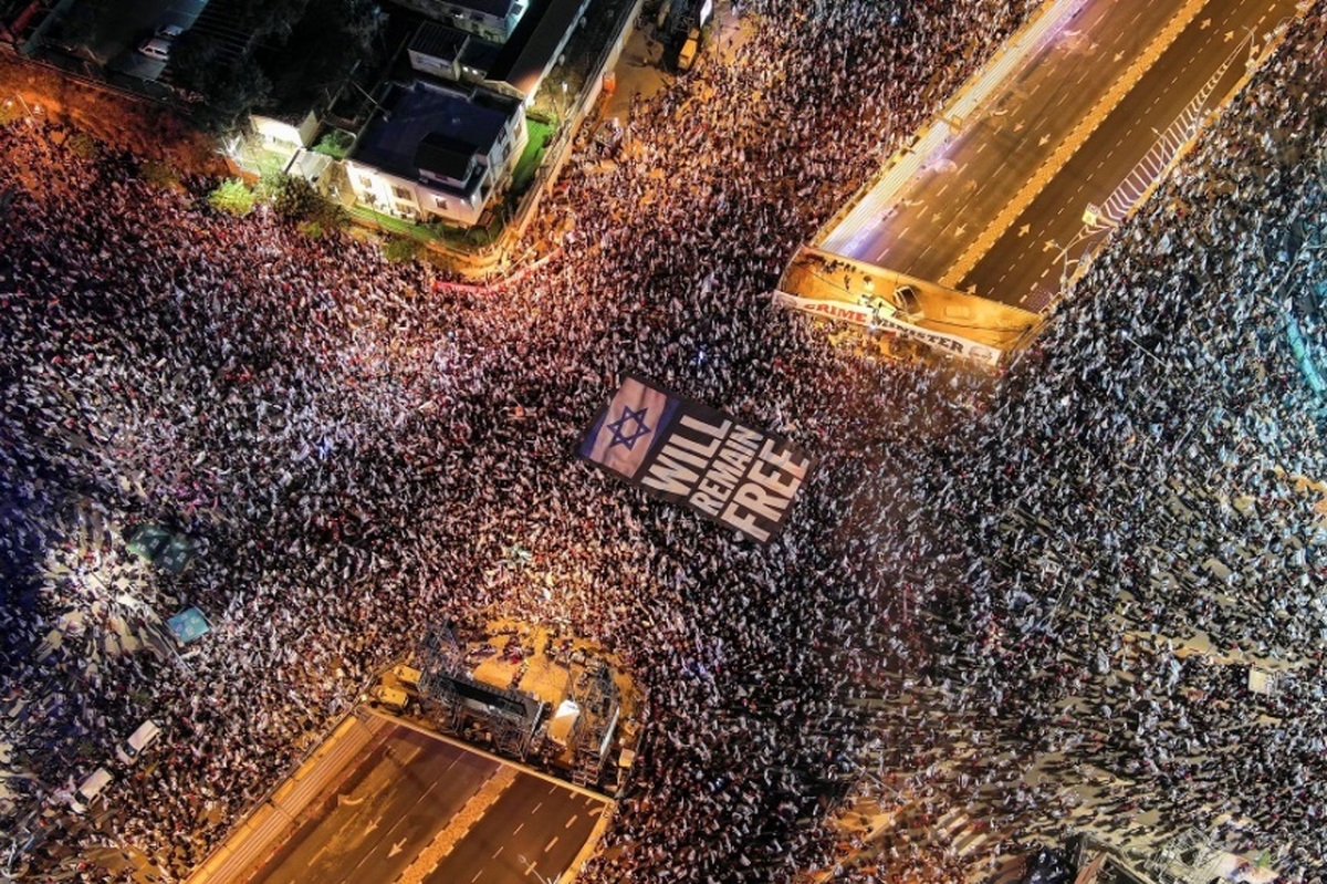 فیلم: برگزاری یکی از بزرگترین اعتراضات در اسرائیل/ هفته پانزدهم؛ تظاهرات با بوق و طبل