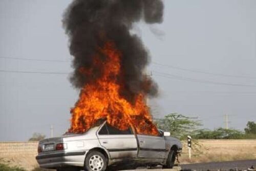 تصویری دلخراش از آتش‌سوزی خودرو حامل دانش‌ آموزان