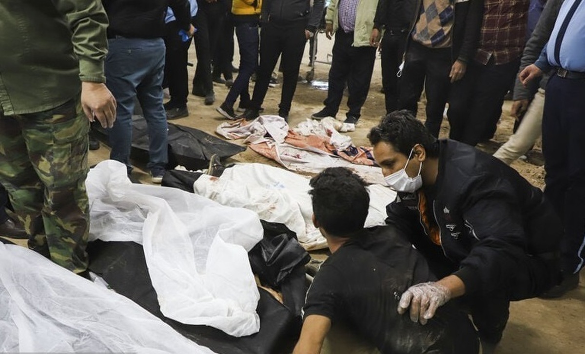 وزیر بهداشت : آمار نهایی شهدای انفجار کرمان ۹۵ نفر است / علت بیشتر اعلام‌شدنِ آمار این بود که نام برخی به اشتباه ۲ بار ثبت شده بود