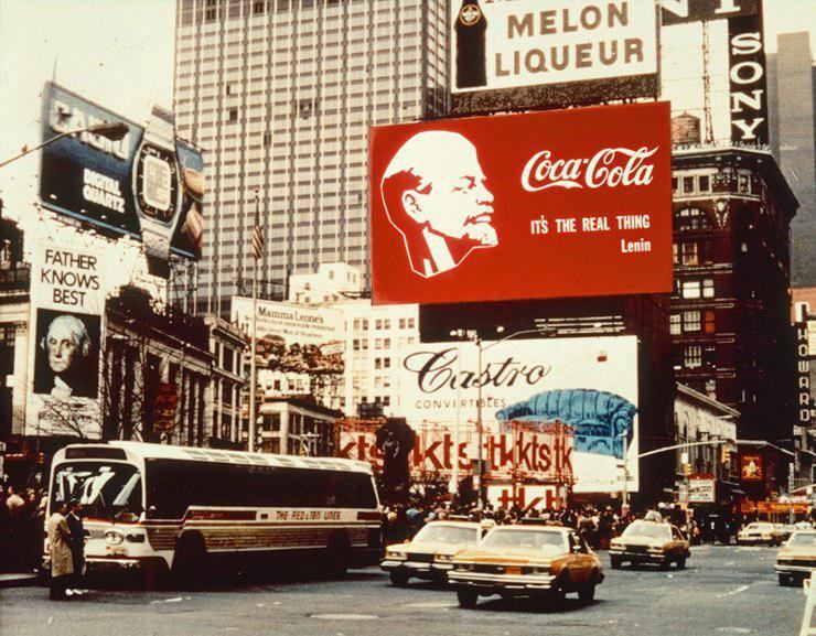 تصویر کوکاکولا و لنین در در میدان تایمز، نیویورک، ایالات متحده آمریکا، 1982