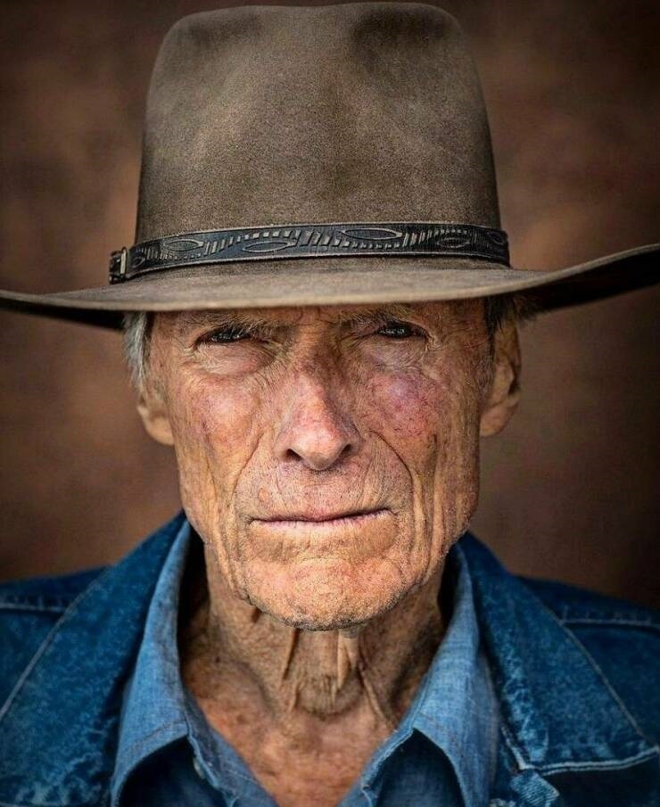 بازیگر معروف آمریکایی که در 93 سالگی همچنان چهره ای جذاب دارد! (عکس)