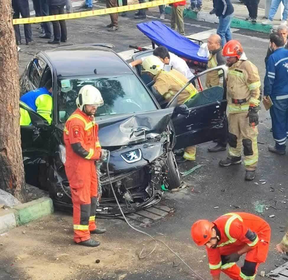 تصادف زنجیره‌ای ۱۳ خودرو در تهرانپارس (+عکس)