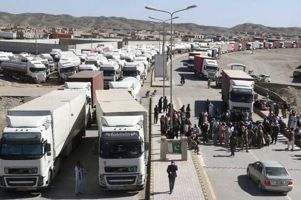 مدیر پایانه مرزی میرجاوه : تردد مرزی ایران و پاکستان در حوزه میرجاوه در حال انجام است