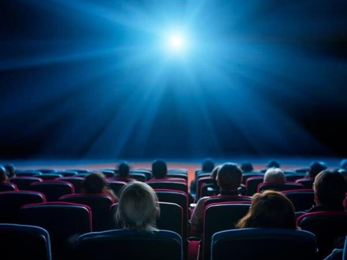 فروش سینما در هفته گذشته ؛ نزدیک شدن به 900 میلیارد و 21 میلیون مخاطب