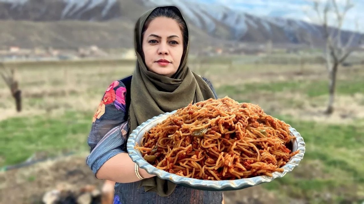 پخت یک غذای خوشمزه ایتالیایی به سبک بانوی کردستانی (فیلم)