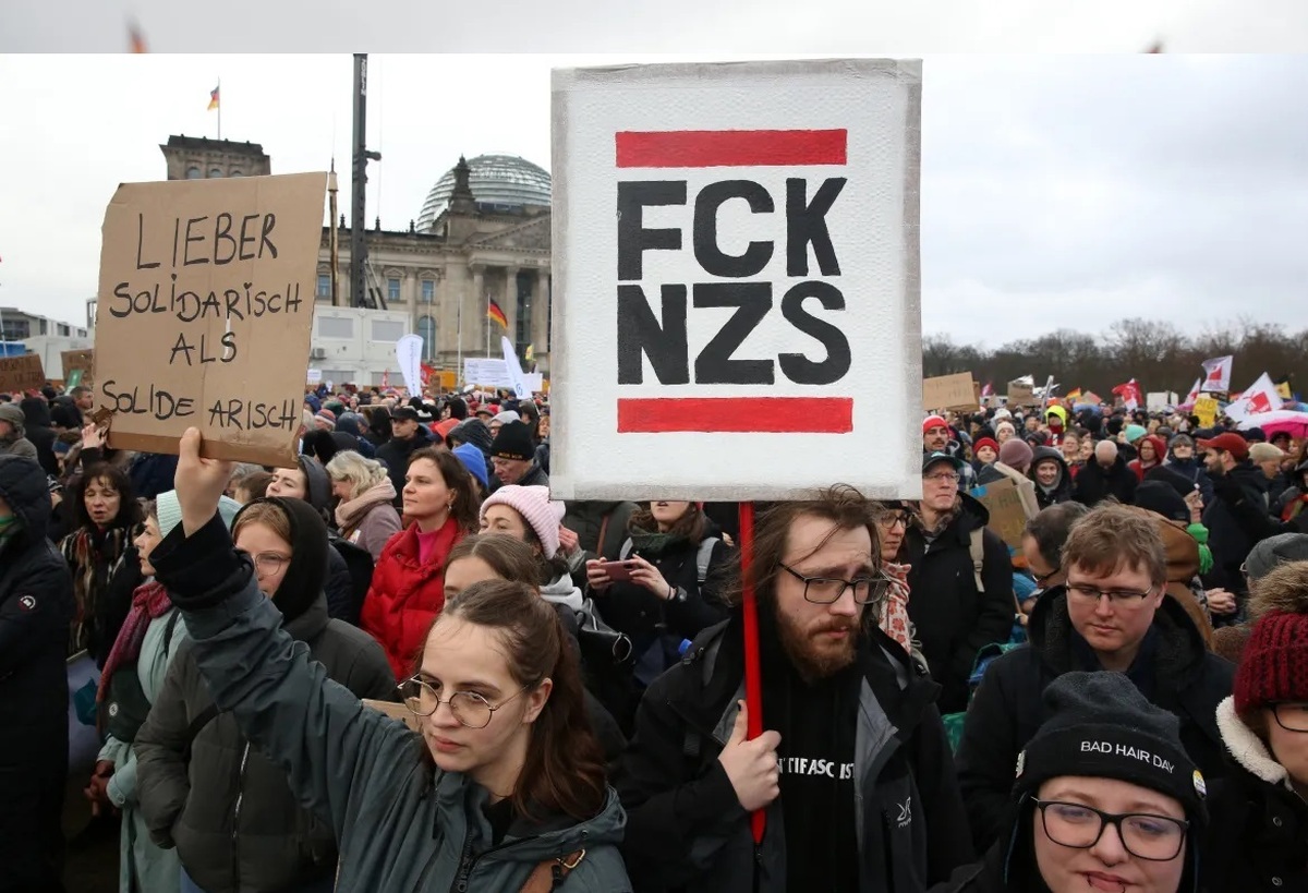تجمع بزرگ علیه نژادپرستی در آلمان (+ عکس) / عصبانیت از ایده اخراج مهاجران و شهروندان آلمانی مهاجرتبار