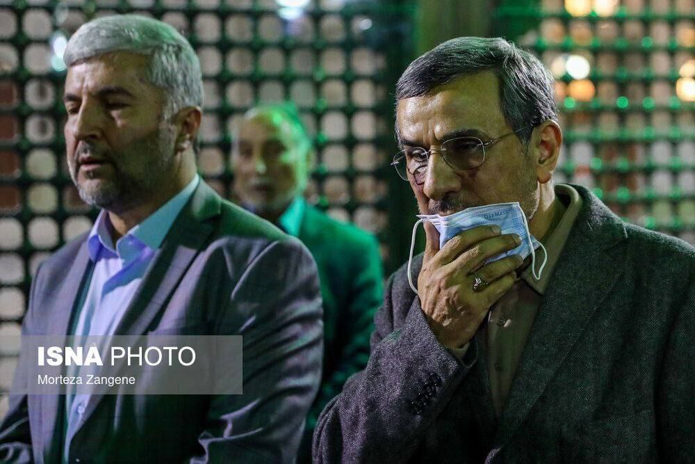 تغییر چهره محسوس احمدی نژاد توجه عکاسان در یک مراسم را جلب کرد (عکس)