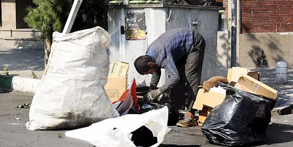 شهرداری زباله گردها را استخدام می کند