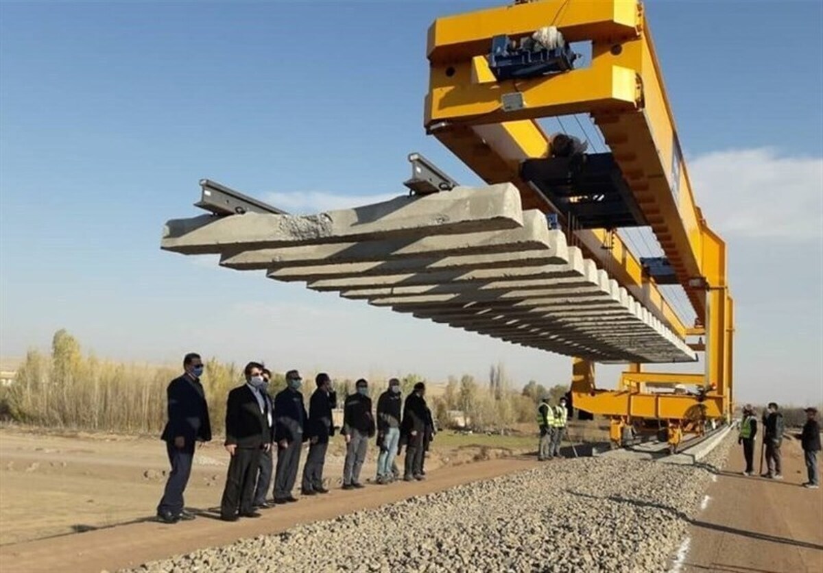 مذاکره با روس ها برای ساخت راه آهن رشت - آستارا / معاون وزیر راه : قرار است روس ها وام یک میلیارد و ۶۰۰ میلیون یورویی در اختیار ایران قرار دهند