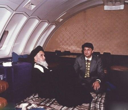 امام خمینی در هواپیما