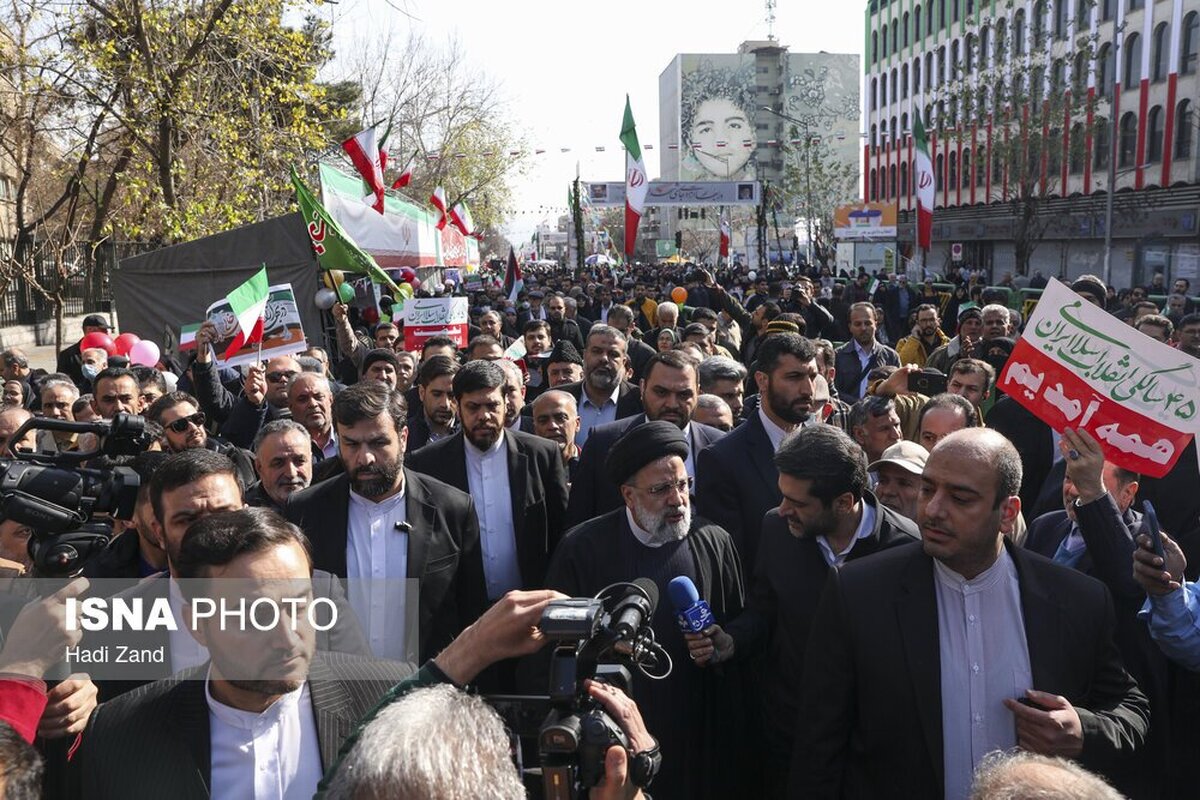 راهپیمایی ۲۲ بهمن در تهران (عکس)