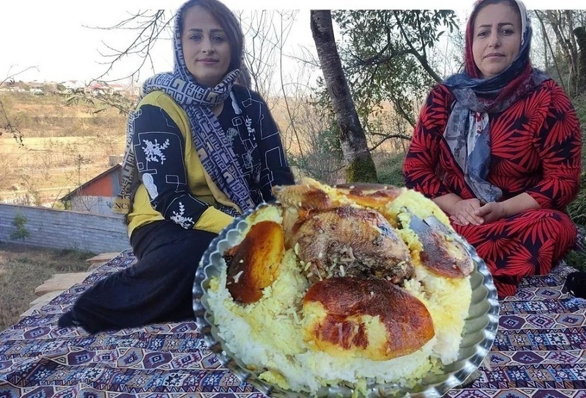 مهارت دو بانوی روستایی گیلانی در طبخ غذای محلی با گوشت و بادمجان (فیلم)