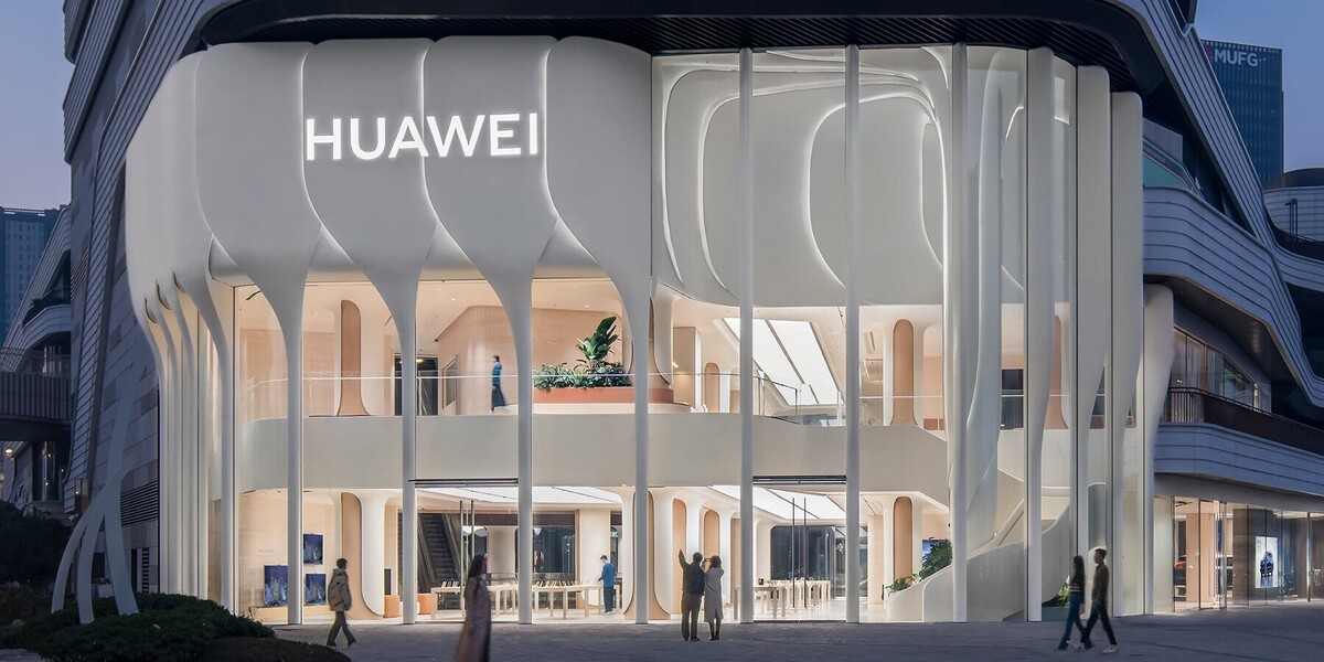 فروشگاه خاص هوآوِی در شانگهای به شکل «گلبرگ» و با الهام از سیستم عامل این کمپانی(+عکس)