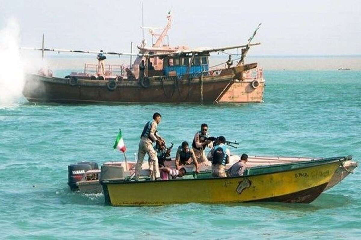 کشف موتورسیکلت قاچاق در آب‌های استان بوشهر