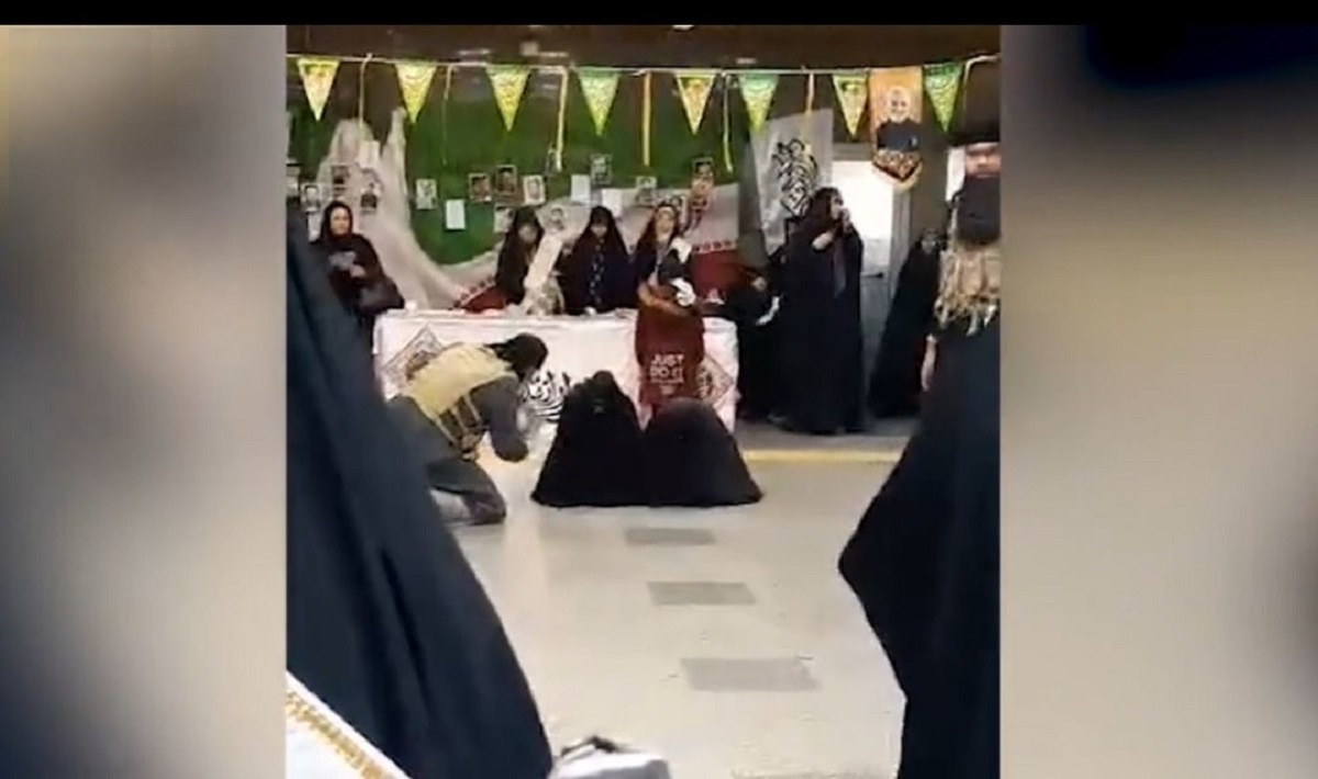 اقدام عجیب شهرداری تهران برای حضور نمایشی داعش در مترو و واکنش مسافران (فیلم)