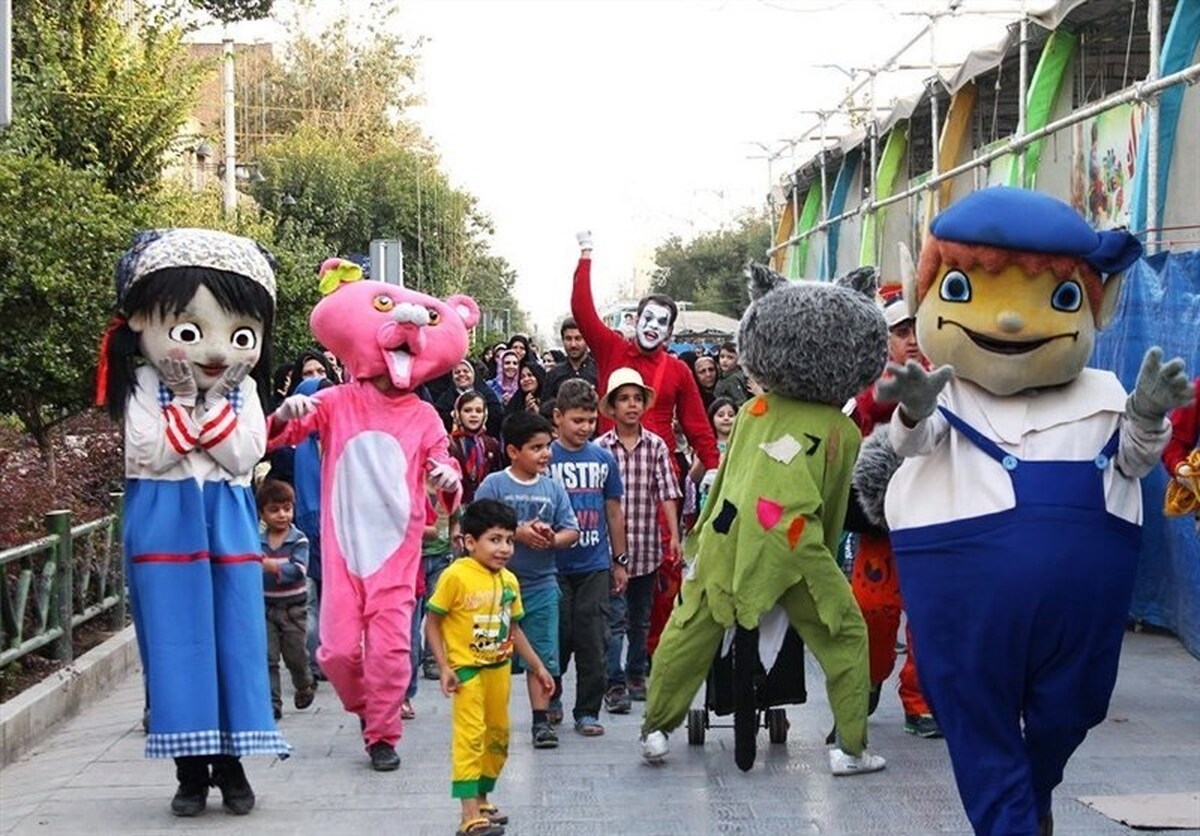 جشن بزرگ اسباب‌ بازی‌ ‎های ایرانی در خیابان حجاب
