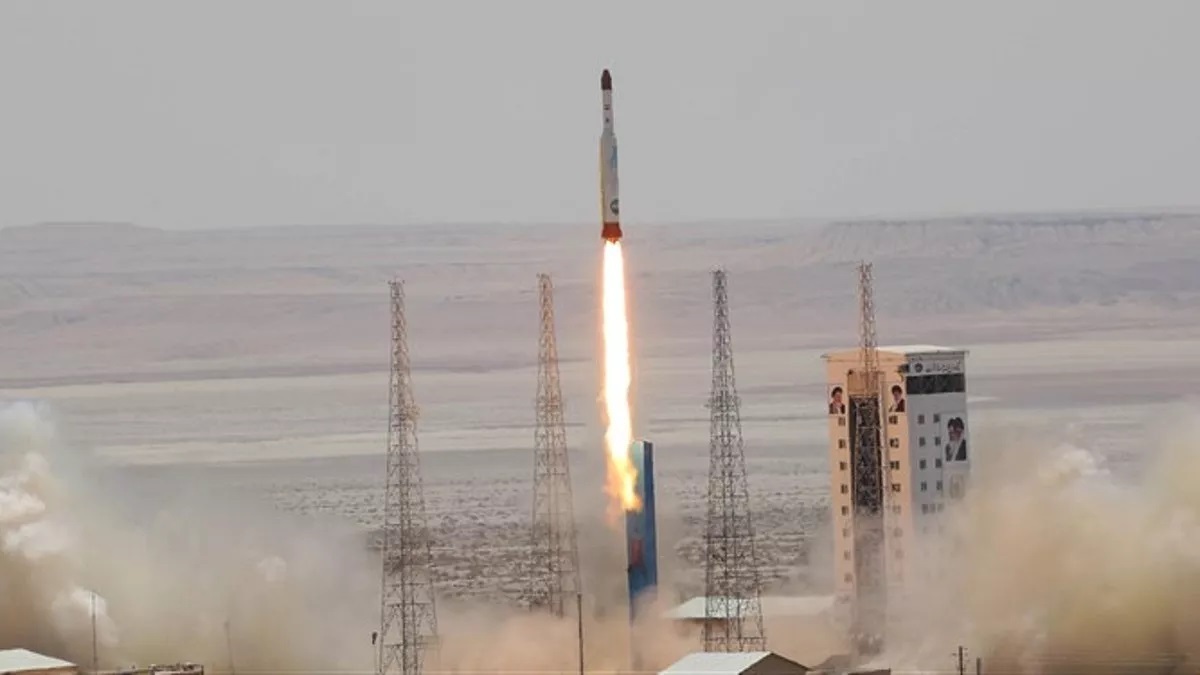 پرتاب موفقیت آمیز 3 ماهواره دیگر توسط ایران (فیلم)