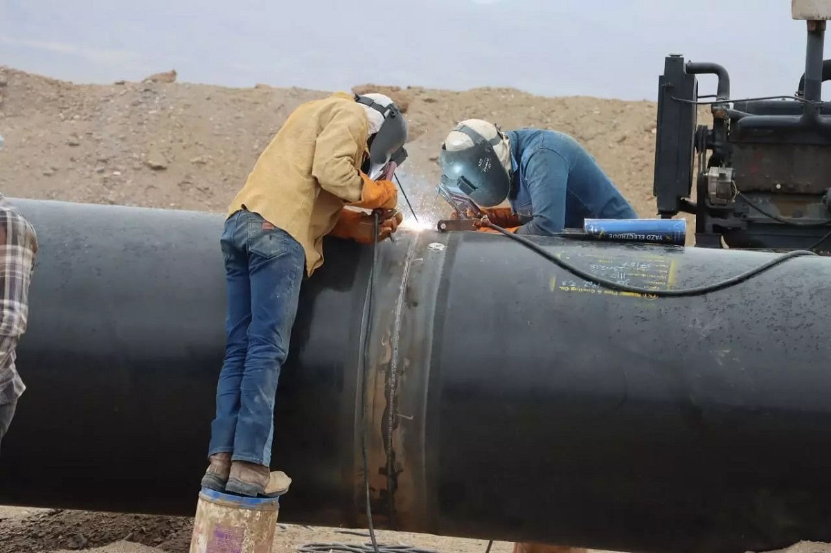 آب دریای عمان تا سال آینده کام مردم زاهدان را شیرین می‌کند (فیلم)