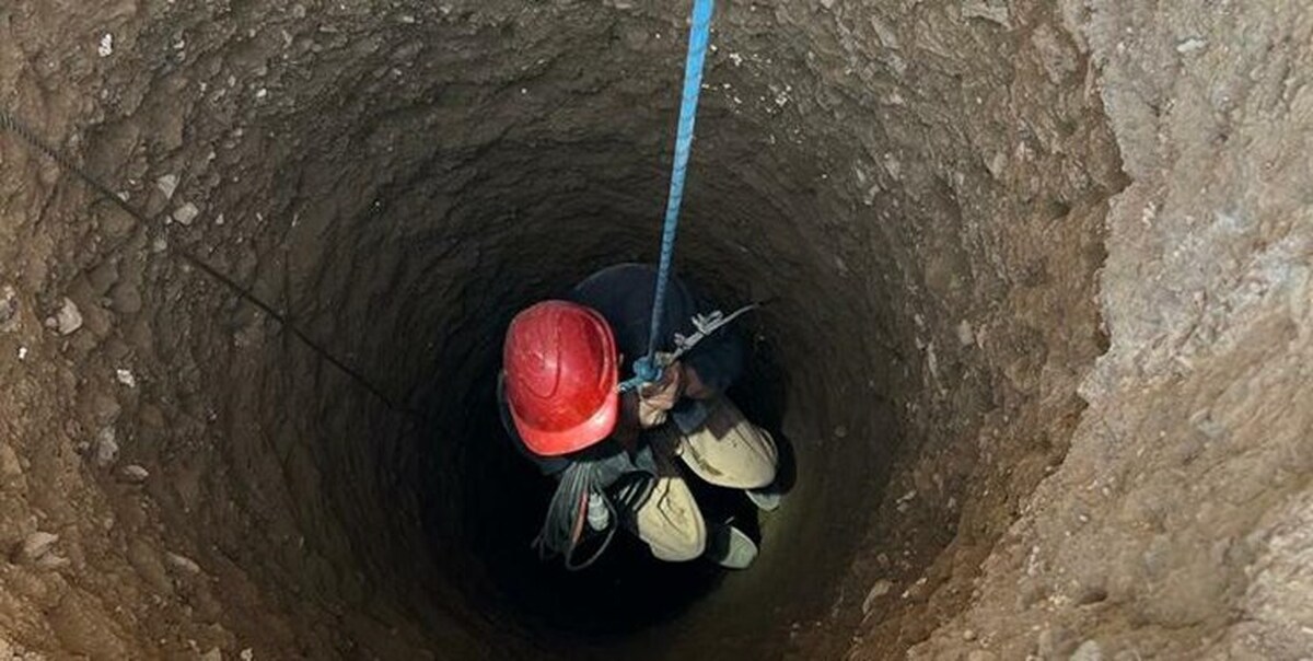 نجات جان یک کارگر چاهکن از عمق ۲۰متری چاه