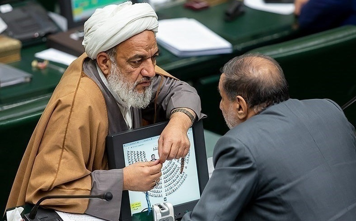 آقاتهرانی : رئیسی بودجه تحمیل شده در لایحه عفاف و حجاب را پذیرفته و امضا کرده است