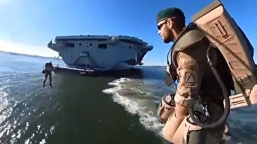 جدیدترین تجهیزات نظامی سربازان آمریکا روی دریا را ببینید (فیلم)