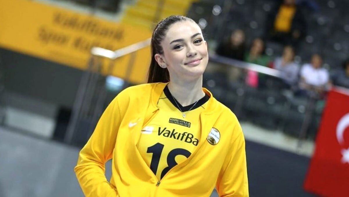 همه چیز درباره زهرا گونش؛ دختر محبوب والیبال ترکیه (+عکس)