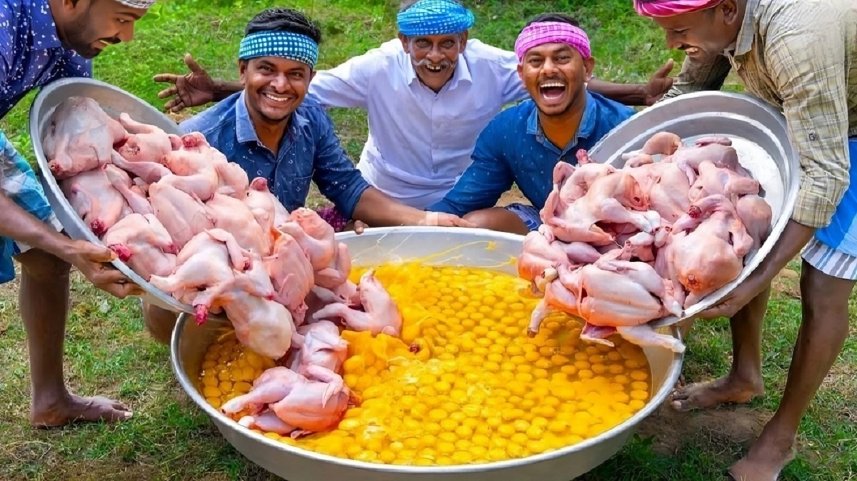 طرز تهیه املت محلی با ۲۰ مرغ کامل و ۲۳۰ تخم مرغ (فیلم)