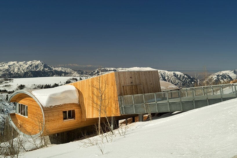 همراه با طراحی یک خانه کوهستانی منحصر به فرد در ارتفاع 9000 پا!