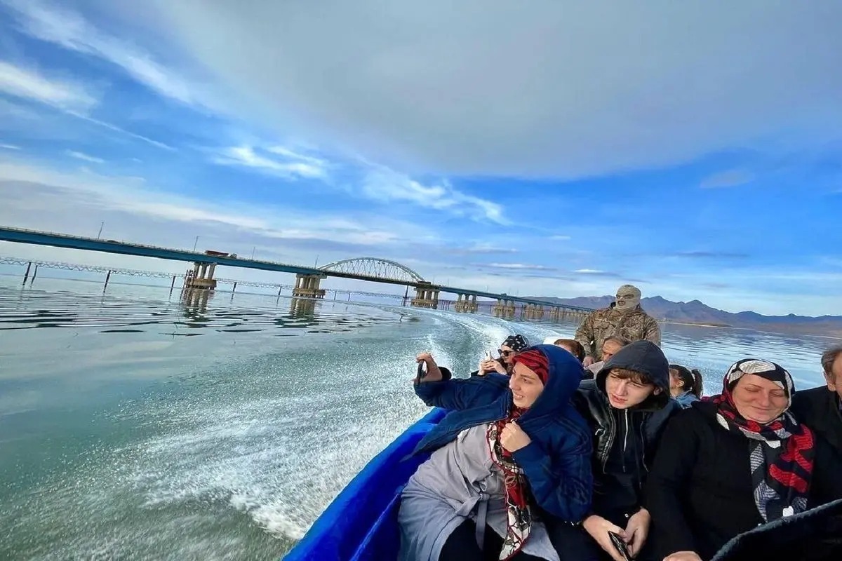 بازگشت قایق‌ ها به دریاچه ارومیه (فیلم)