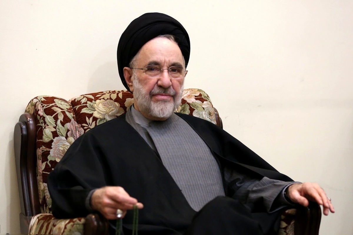 کیهان : امثال خاتمی و خوئینی ها به ۱۰۰ درصد ملت ایران خیانت کردند / خاتمی برای این که دیده شود، این‌بار سعی کرد خود را در دسته تحریمی ها جا‌نمایی کند