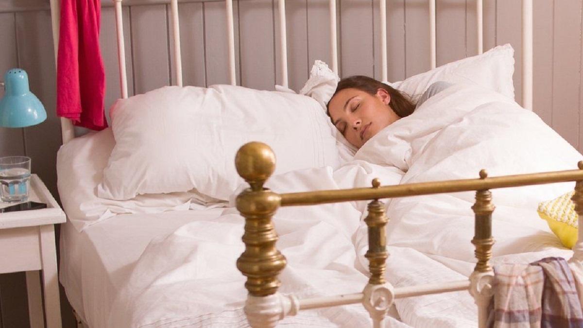 قوانین طلایی برای جبران کمبود خواب؛ چرا خواب زیاد صبحگاهی خوب نیست؟