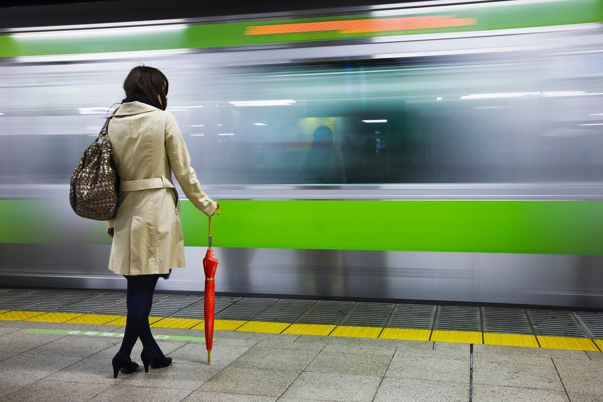 سکوت عجیب ژاپنی ها در مترو هنگام رفتن به سر کار (فیلم)