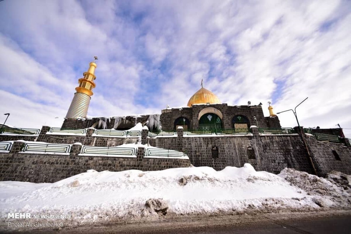 وضعیت امام‌زاده هاشم در کولاک و برف (فیلم)