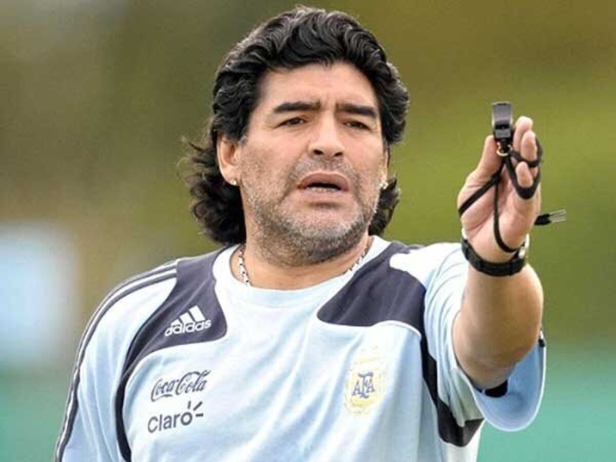 فیلمی قدیمی از اولین تمرین مارادونا برای تیم‌ ملی آرژانتین پس از ترک کوکائین