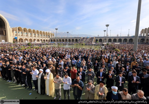 در جامعه علایق و سلایق مختلف وجود دارد اشکالی ندارد، همه در کنار هم زندگی کنند / دشمن مایل است مردم به خاطر سلایق مختلف باهم بجنگد و دعوا کنند / هشدار درباره حاشیه سازی داخلی
