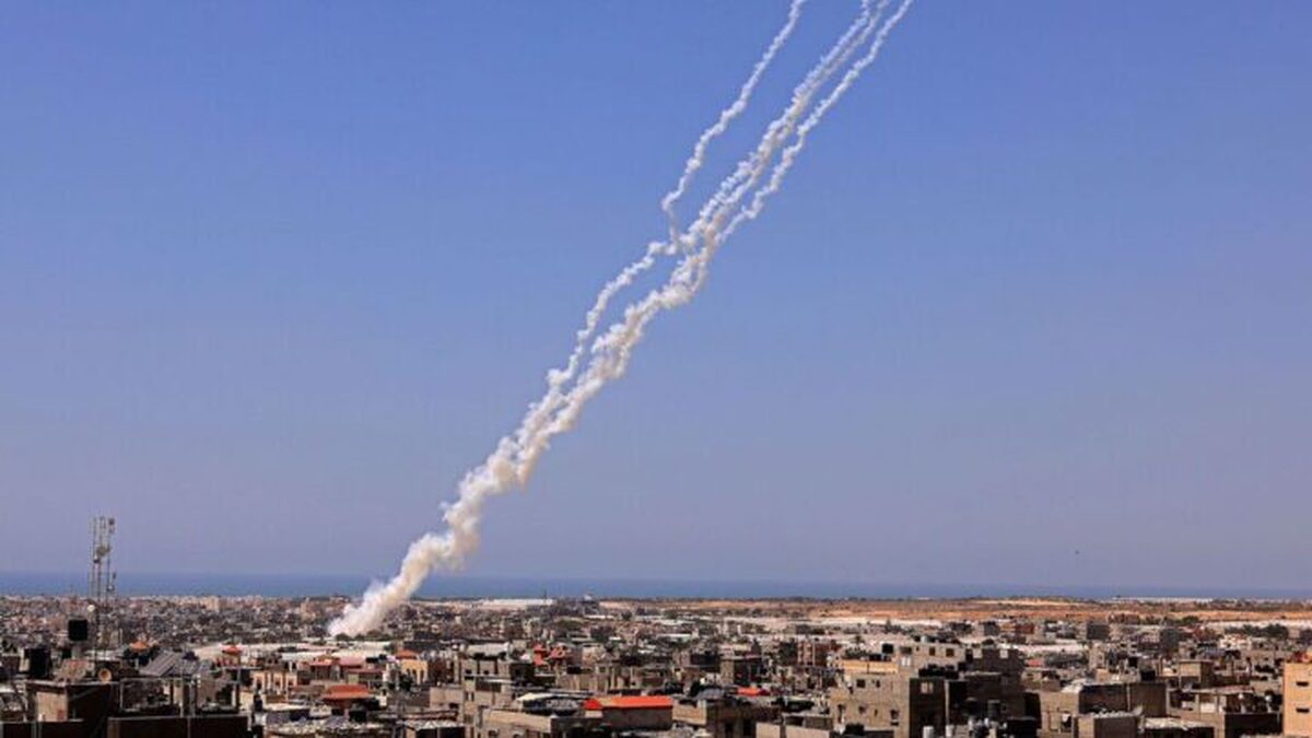 شلیک موشک از فلسطین به اسرائیل / وقتی دود از مناطق صهیونیست‌نشین بلند می‌شود (ویدئو)