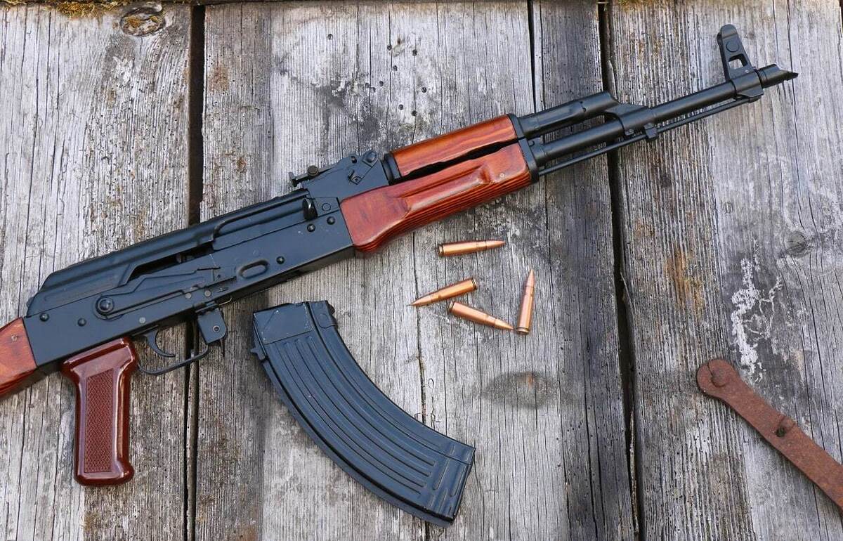داستان کلاشنیکف؛ اسلحه ای که تبدیل به پر استفاده‌ترین تفنگ تهاجمی جهان شد(+فیلم و عکس)