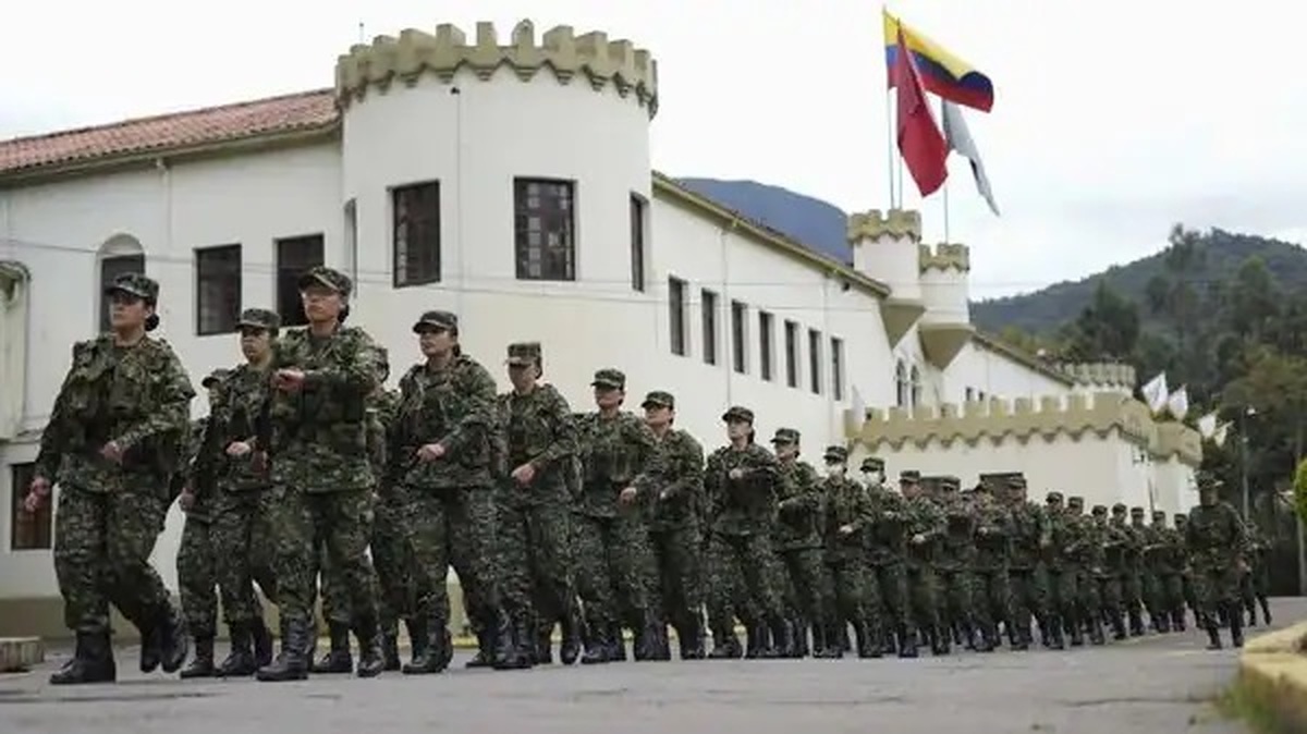 سربازی زنان در کلمبیا/ به همان سختی سربازی مردان است (فیلم)