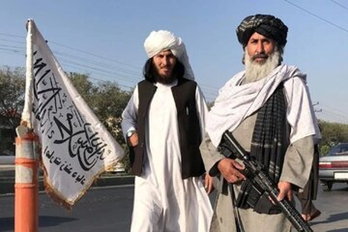 معشوقه سلاح به‌دست طالبانی خبرساز شد (عکس)