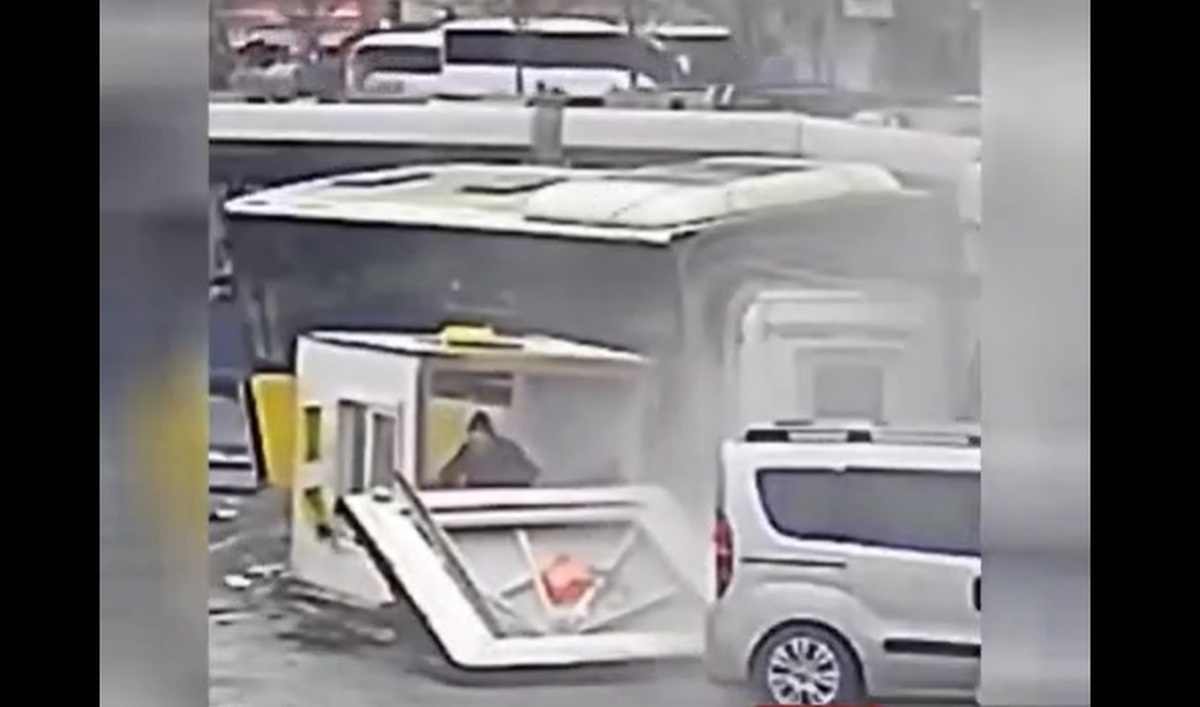 برخورد وحشتناک دو اتوبوس با یکدیگر (فیلم)
