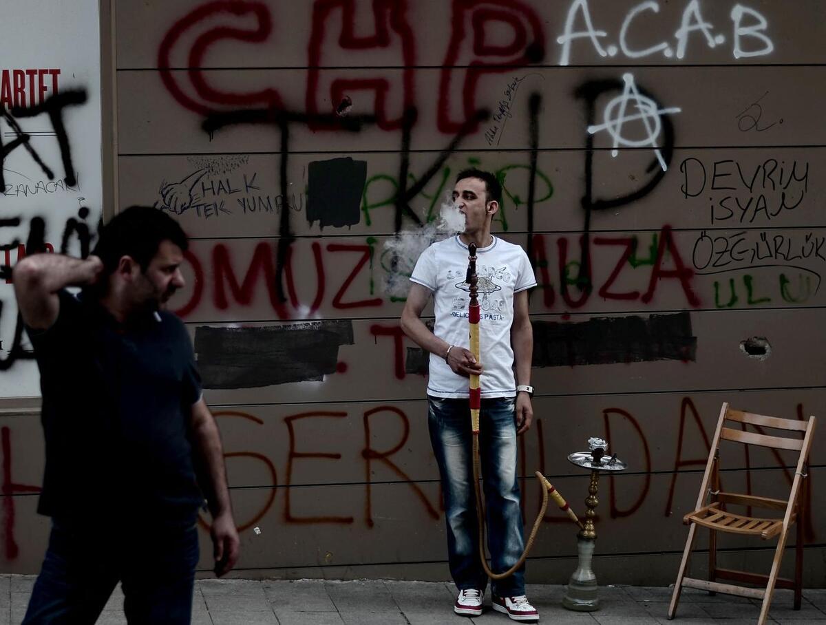 قلیان ممنوع / اقدامی نمادین علیه سوری های مهاجر در استانبول ؟