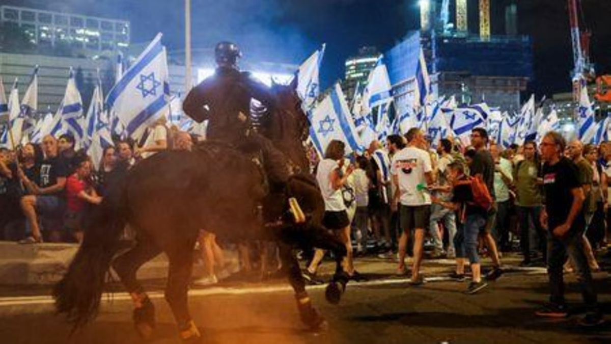 استعفای فرمانده پلیس تل آویو / دلیل: فشار وزیران برای سرکوب شدید معترضان اسرائیلی و دخالت در کار پلیس