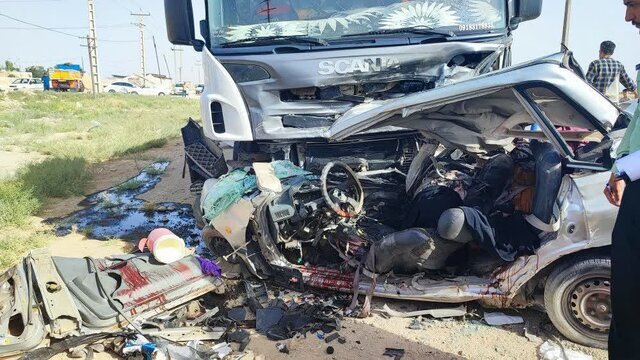 ۷ کشته در تصادف پراید با کامیون