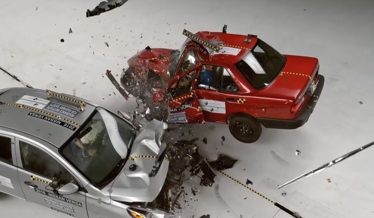 تست تصادف 10 خودروی برتر و گران قیمت دنیا (فیلم)