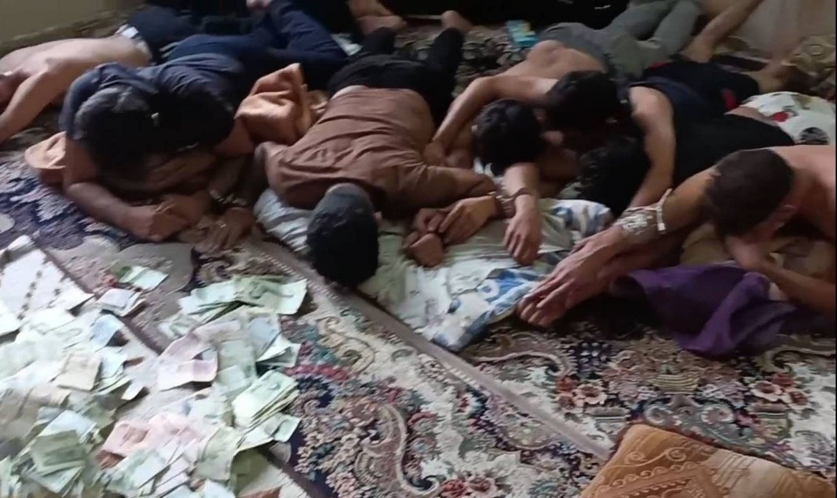 تیراندازی میان مواد فروشان در شرق تهران/ بازداشت باند مواد فروش هنگام تقسیم پول (+فیلم)
