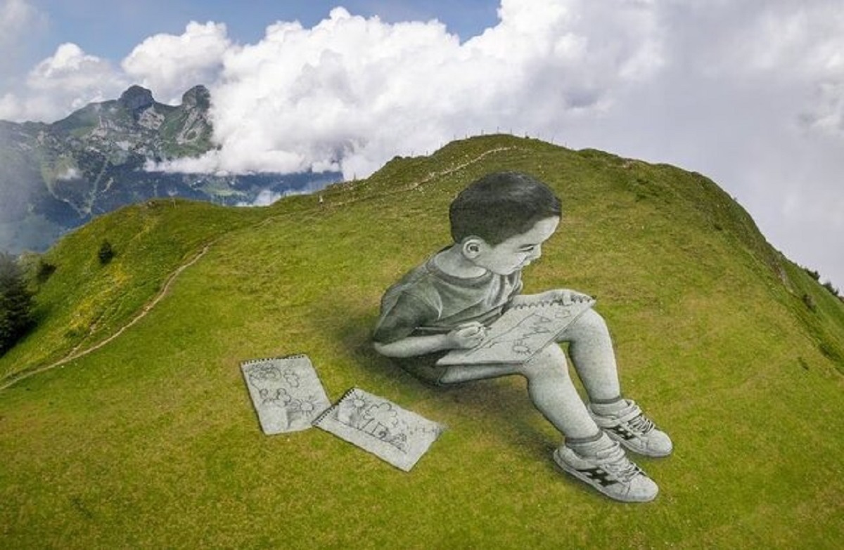 خلق نقاشی‌ عظیم بر دامنه کوه در سوئیس (+عکس)
