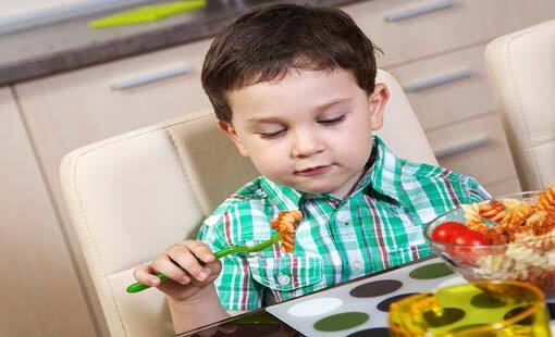 قوانین آسان آداب درست غذا خوردن برای کودکان